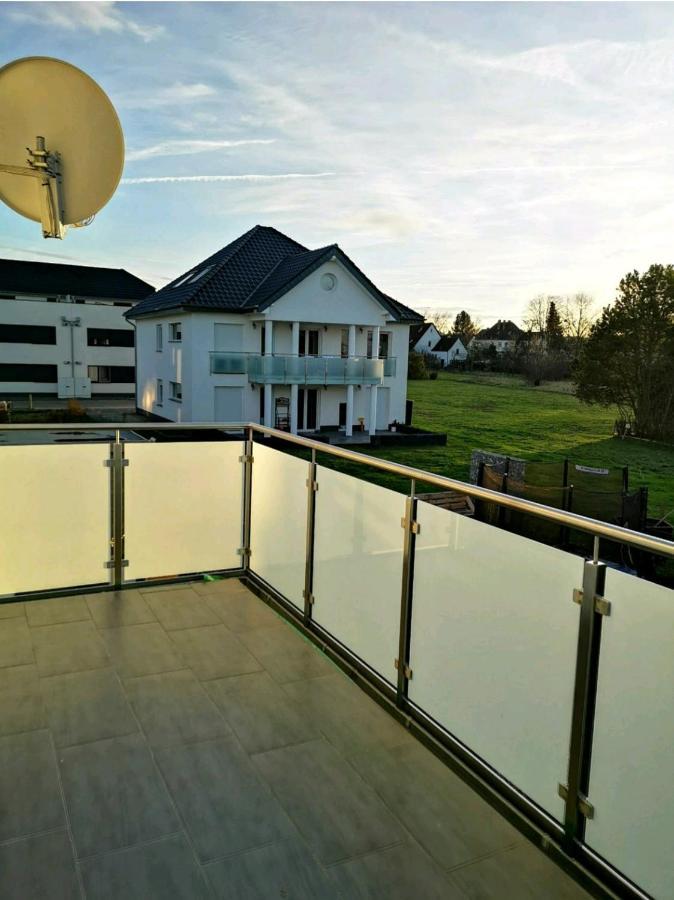 Modern Wohnen I Parkplatz I Wlan I Netflix I Balkon I 6 Schlafplaetze Apartamento Bad Oeynhausen Exterior foto